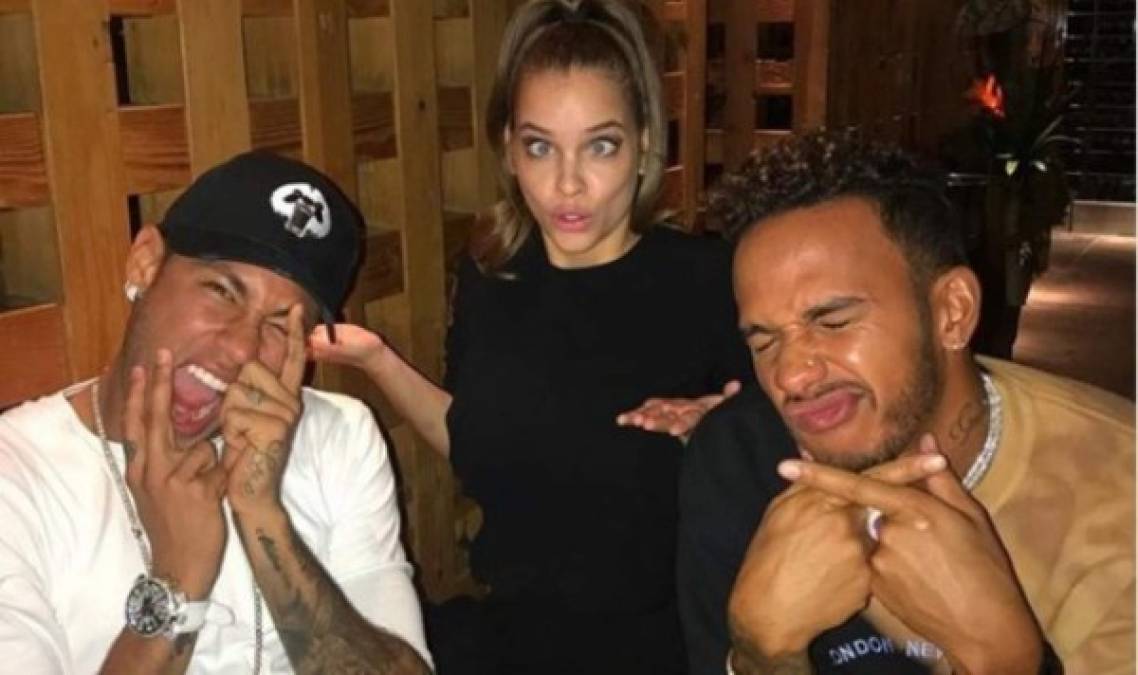 Neymar junto a Lewis Hamilton y Barbara Palvin .