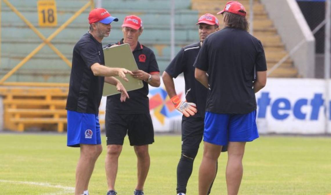 El entrenador argentino Pedro Troglio anunció lo que será el 11 titular del Olimpia para el clásico que disputará frente al Motagua por la jornada 5 del Apertura 2019 de la Liga Nacional.