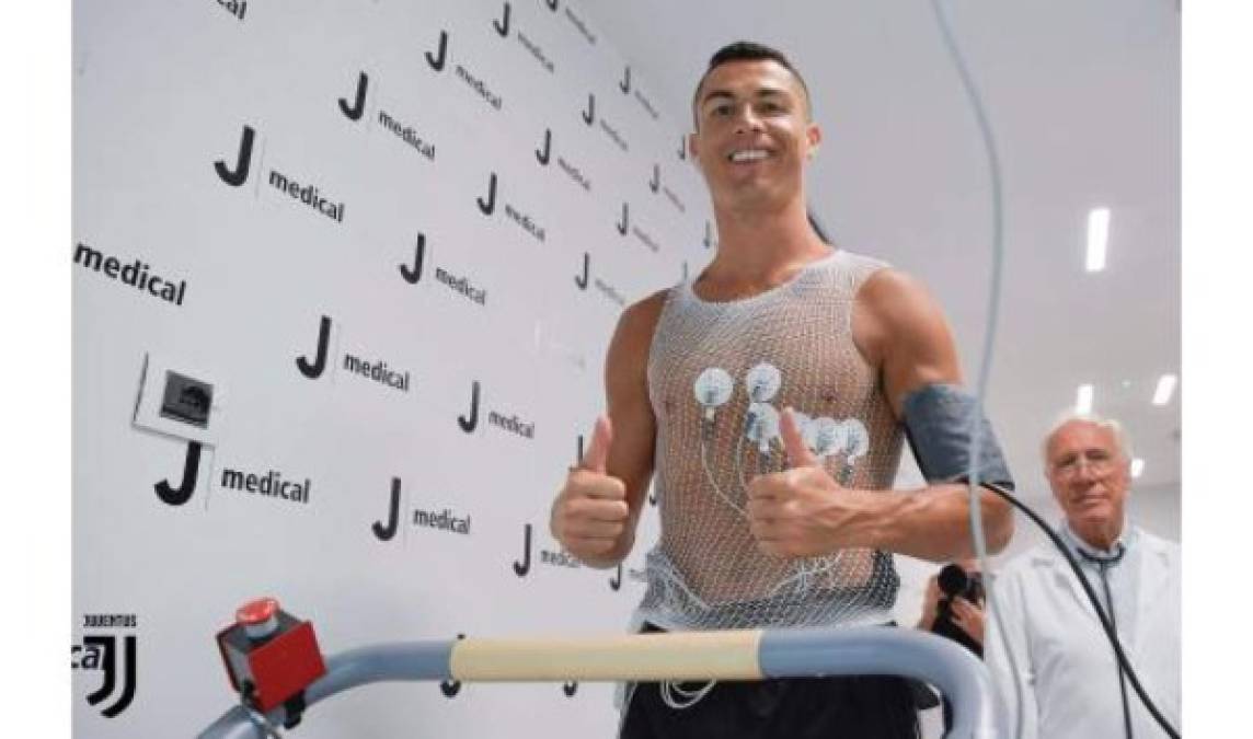 La presentación de Cristiano Ronaldo llegó tras las habituales pruebas médicas.