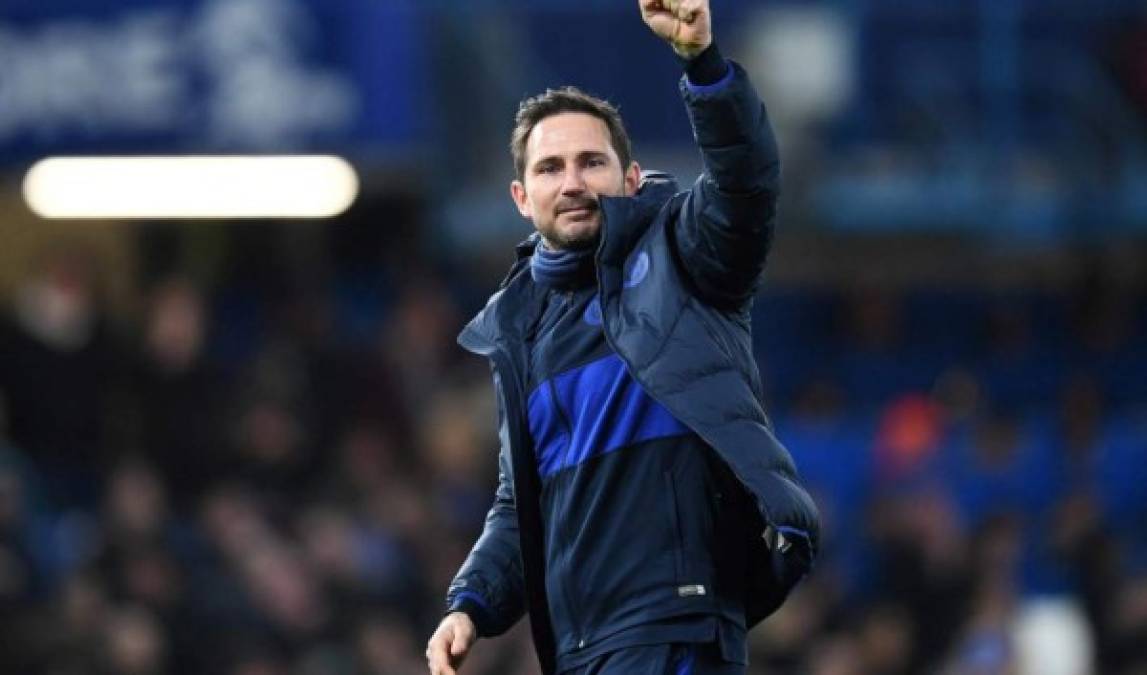 Frank Lampard - El diario As coloca al entrenador inglés de 42 años en una lista de posibles sustitutos de Koeman en el Barcelona. El último club al que dirigió fue el Chelsea. Foto AFP