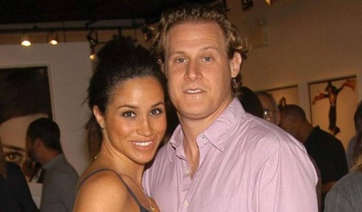 Meghan conoció en 2004 al productor de Hollywood Trevor Engelson, cuando ambos intentaban hacerse un espacio en esa industria. Sostuvieron una relación por seis años hasta que en 2010 decidieron casarse. La fama le llegó más rápido a Engelson que a Markle. En 2007 estrenó Hasta que el cura nos separe, con Mandy Moore y Robin Williams.