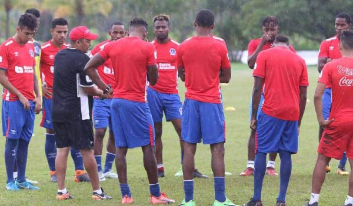 El Olimpia arrancó la pretemporada pensando en poder volver a ser campeón de la Liga Nacional de Honduras. El club albo seguirá siendo dirigido por Nahún Espinoza.