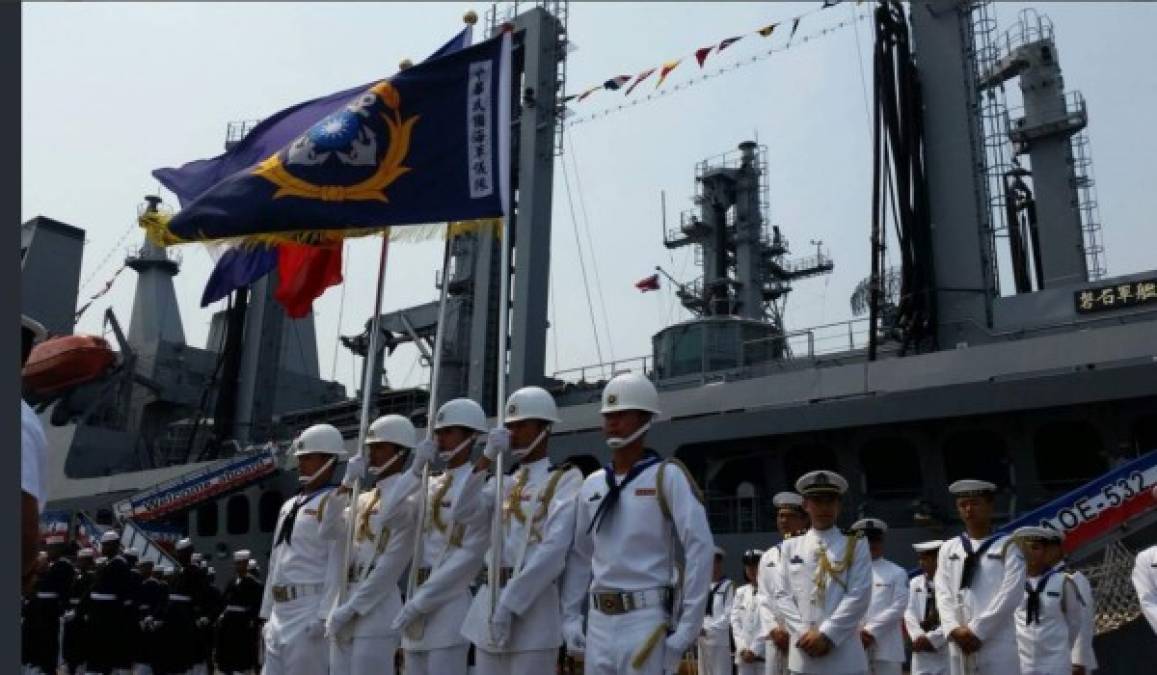 El barco de las Fuerzas Armadas llegó a Honduras para estrechar lazos de amistad con el país centroamericano.