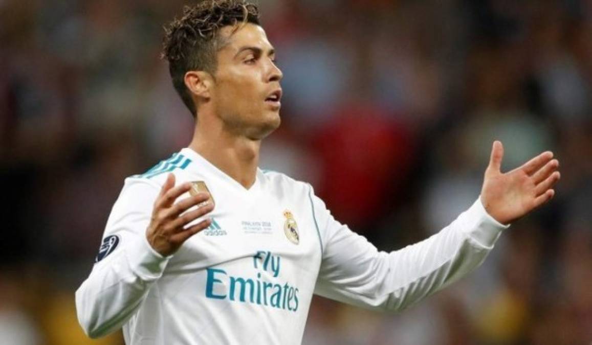 Tiene 33 años, 5 Balones de Oro y acaba de conseguir su quinto título de la Liga de Campeones: la superestrella Cristiano Ronaldo sacudió el planeta fútbol este martes al fichar por la Juventus de Italia. Tras el anuncio, han salido a la luz pública las razones por las que CR7 se fue del club merengue.