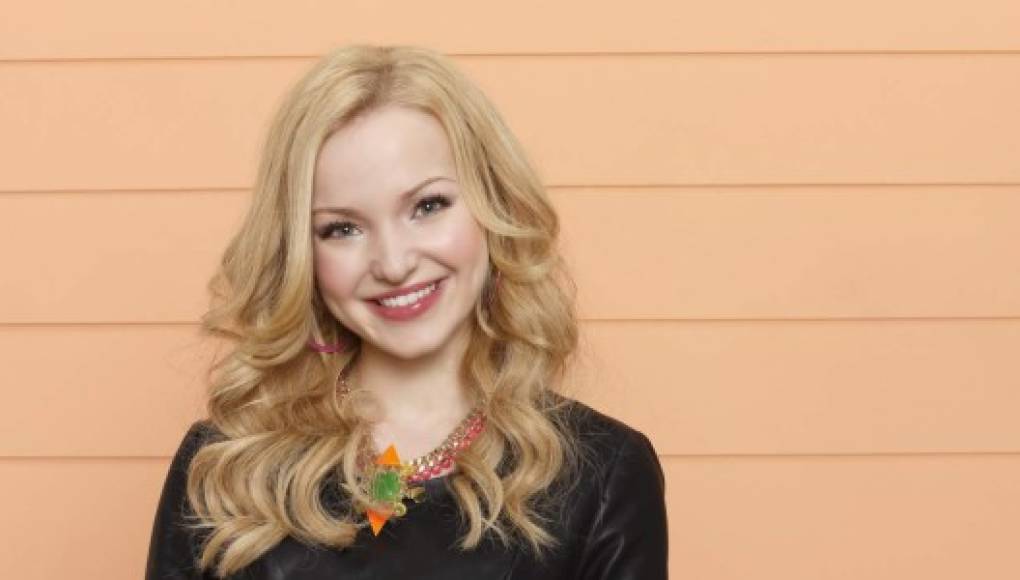 Mira a Dove Cameron sin maquillaje