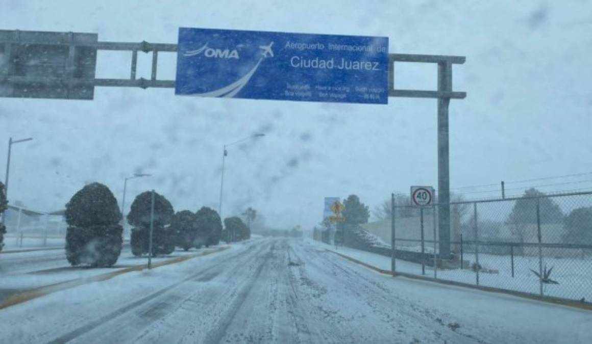 La gigantesca tormenta invernal que azota Estados Unidos alcanzó el norte de México dejando al menos cinco muertes, cierres de las principales carreteras y un apagón que afectó a 4,7 millones de usuarios.