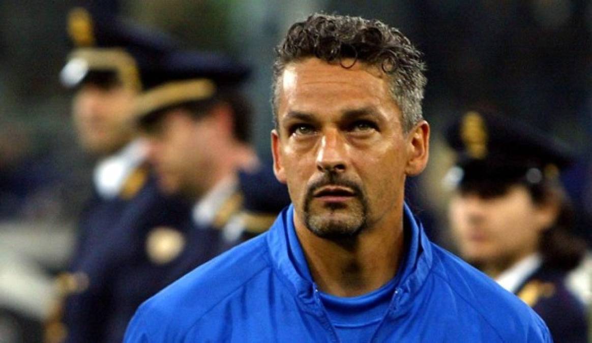 Roberto Baggio (Italia): Jugó 56 partidos con su selección. Único jugador italiano que ha jugado y anotado en 3 mundiales, pero nunca pudo coronarse con Italia.
