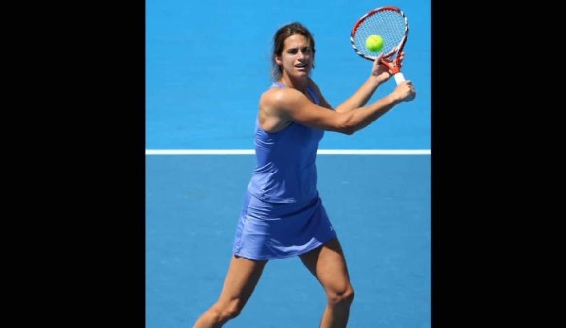 Amélie Mauresmo. Cuando apenas tenía 19 años, la tenistas francesa dijo sin ningún miedo que una de las razones de su éxito fue el haber aceptado su sexualidad y haber conseguido el amor.