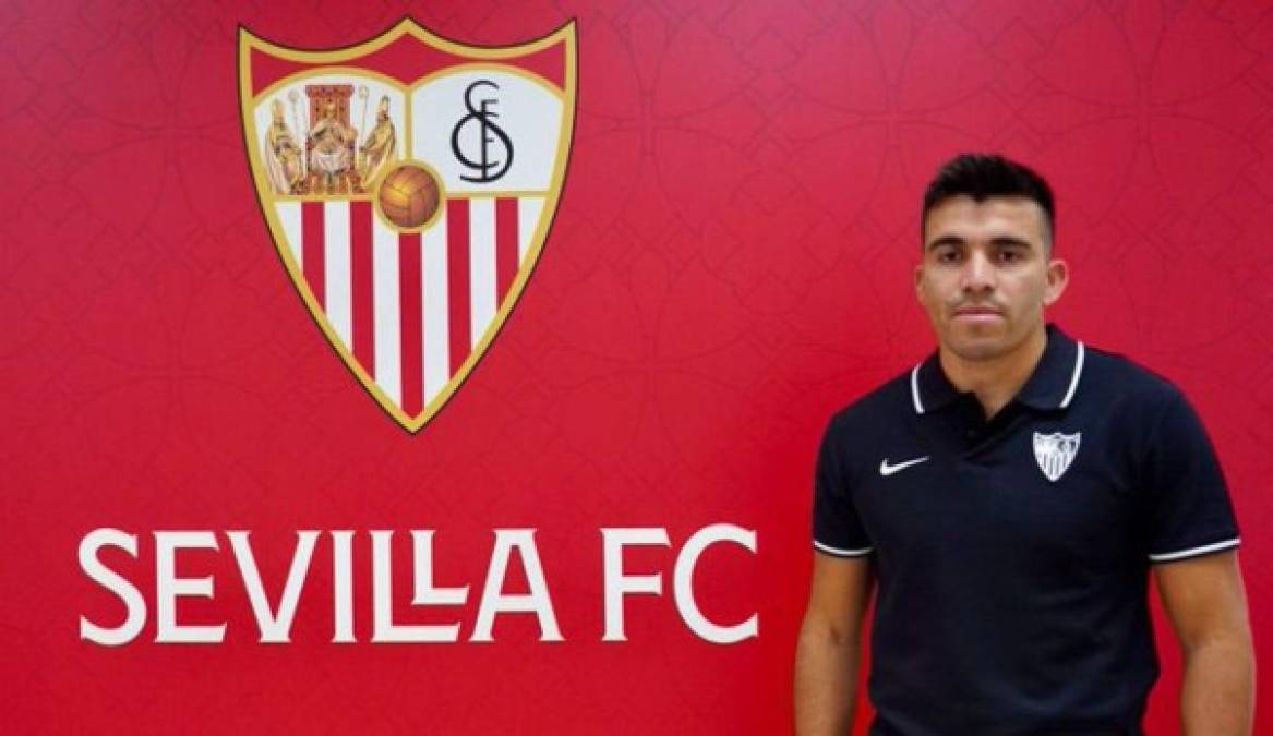 El Sevilla anunció el fichaje del lateral izquierdo argentino Marcos Acuña, quien llega procedente del Sporting Clube de Portugal. El jugador sudamericano se ha comprometido para las cuatro próximas temporadas con el equipo entrenado por Julen Lopetegui.