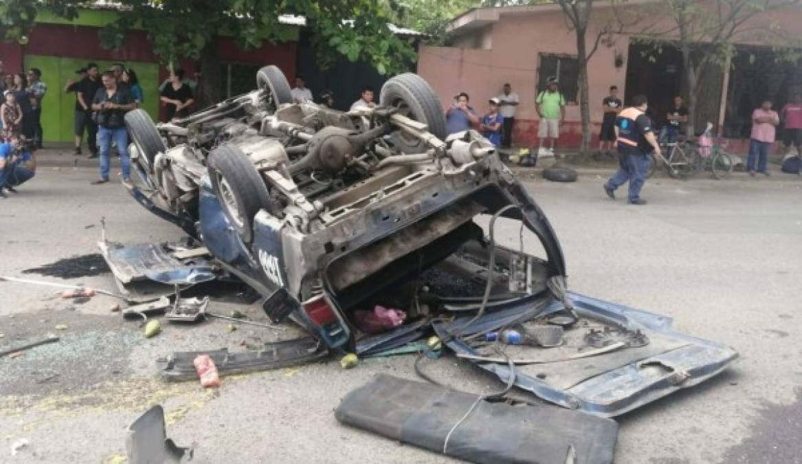 Varios de los pasajeros que quedaron atrapados fueron trasladados a un centro asistencial.