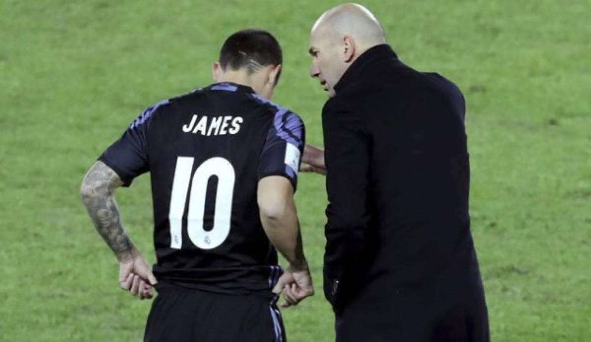 Zidane y James tuvieron varios altercados en el Real Madrid y debido a los pocos minutos terminó saliendo del club merengue al Bayern Múnich.