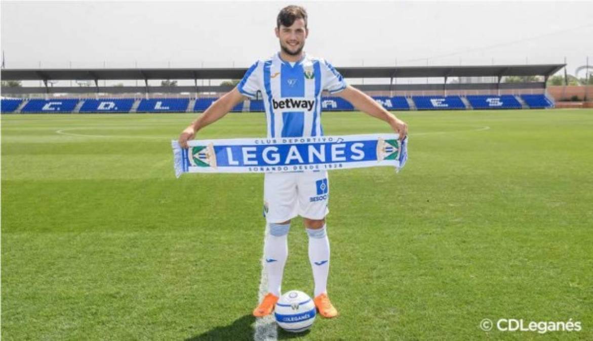 José Arnáiz ha sido presentado como nuevo jugador del Leganés. El delantero ha llegado del Barcelona por 5 millones de euros.