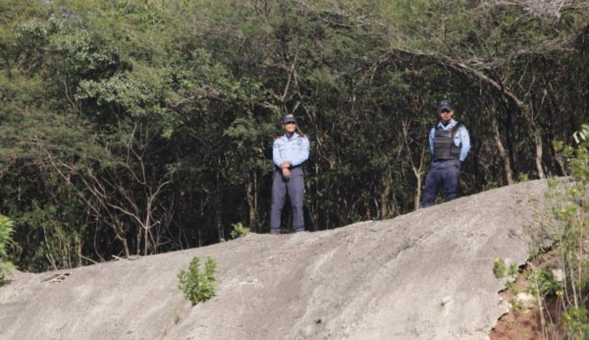 Miembros de la Policía Nacional custodiaron el evento en donde Gianni Infantino estuvo presente.