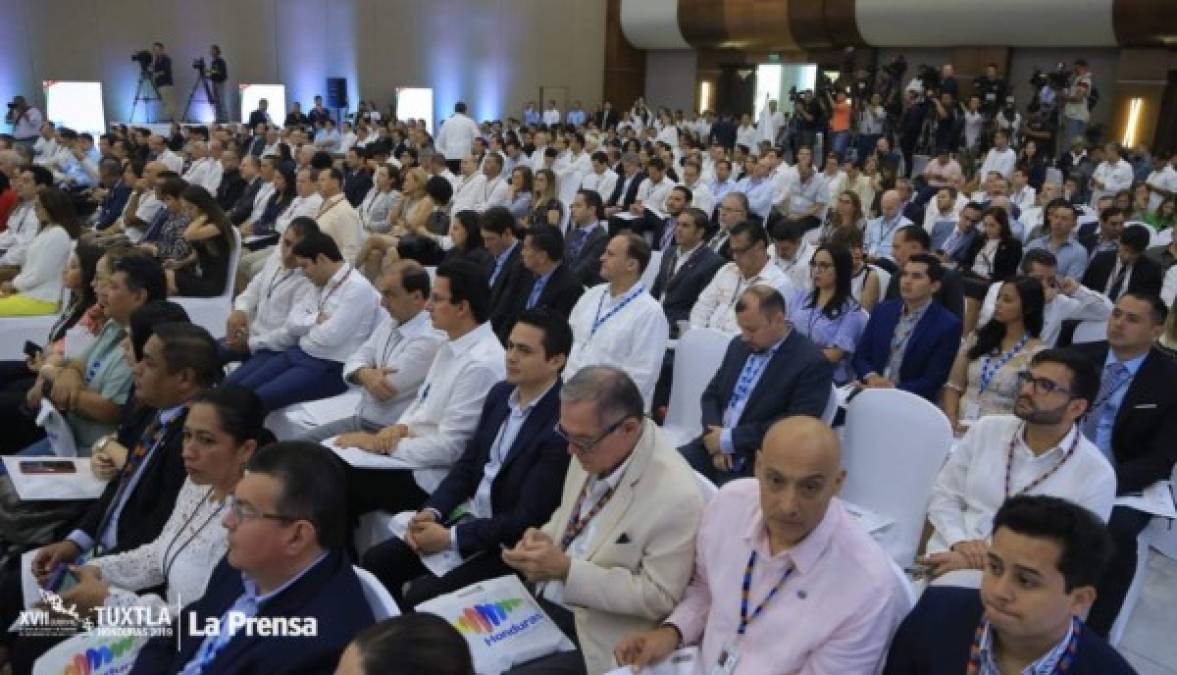 Tras dar la bienvenida a los empresarios visitantes, Juan Sikaffy, presidente del Cohep, llamó a sus colegas a trabajar juntos para fortalecer el crecimiento económico de la región.