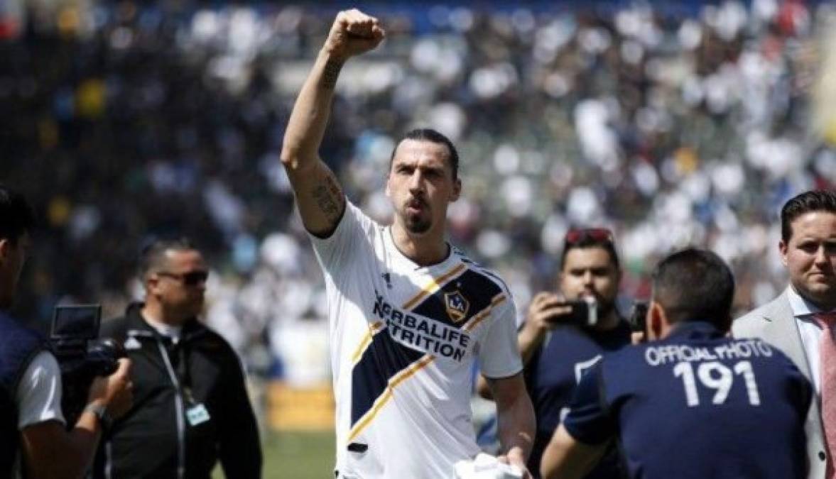 Ibrahimovic es un futbolista sueco de ascendencia bosniocroata.​ Juega de delantero y su equipo actual es Los Angeles Galaxy de la Major League Soccer de Estados Unidos.