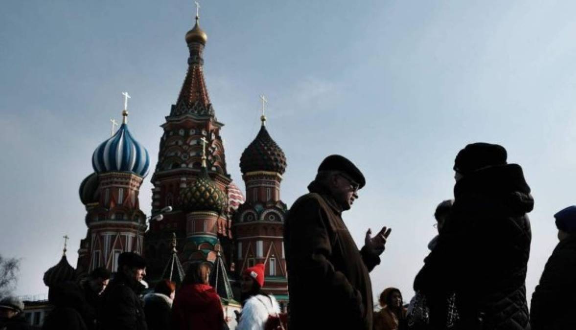 6. Rusia <br/>Rusia realiza una celebración muy parecida a la de San Valentín. El 8 de marzo, los rusos celebran el Día Internacional de la Mujer del mismo modo que las culturas occidentales celebran el día de los enamorados. Foto AFP