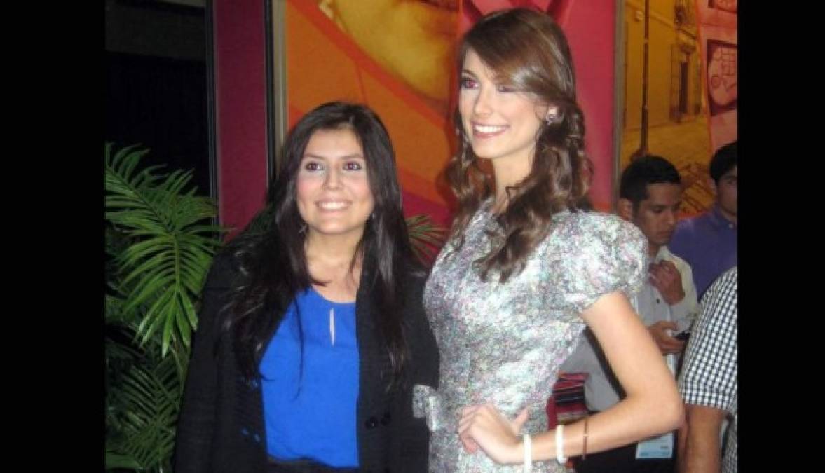 Keren Dunaway junto a Estefanía Fernández, Miss Universo 2009.