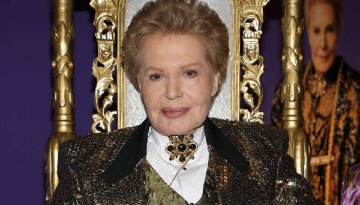 Este sábado 2 de noviembre Walter Mercado Salinas falleció en el hospital Auxilio Mutuo de su natal San Juan, capital de Puerto Rico. Según confirmó el portavoz de la familia, murió por una aparente falla renal a los 87 años de edad.