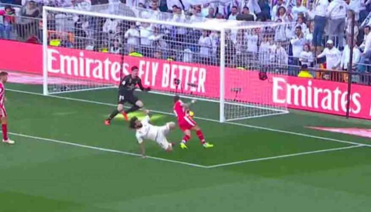 Tras el remate de Antony Lozano y luego del rebote de Courtois, apareció en el segundo palo Portu para mandar la pelota al fondo de las redes. Así fue el 1-2 del Girona ante Real Madrid y con el Choco Lozano participando en la jugada.