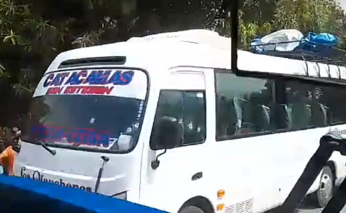 En ataque a microbús muere conductor y hieren a pasajero en Sabá, Colón
