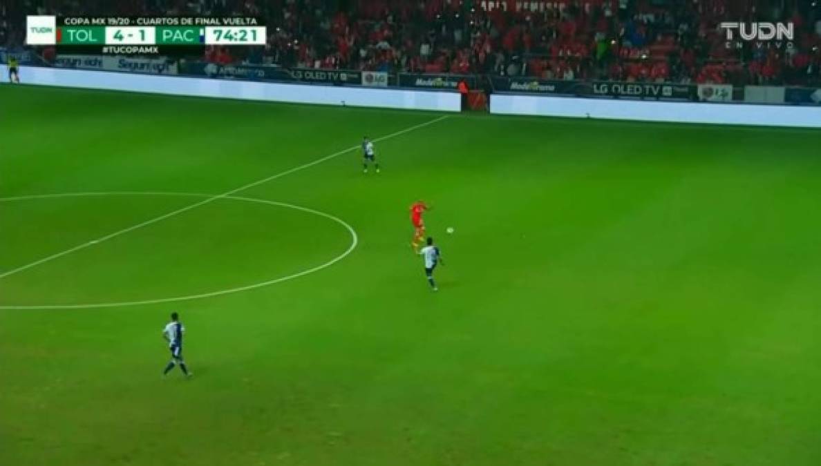 Denil Maldonado tuvo un terrible fallo en el cuarto gol del Toluca. El defensor entregó un mal pase que fue aprovechado por los Diablos Rojos e inmediatamente los señalamientos no se han hecho esperar.