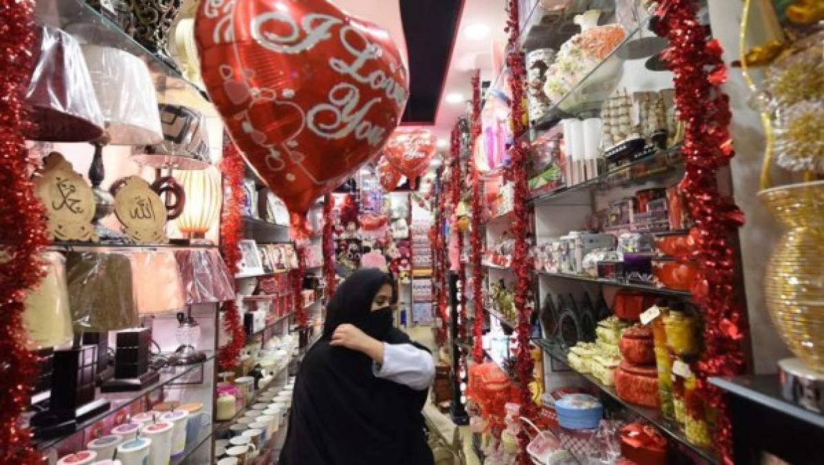 3. Pakistan<br/>Este país ha sido objeto de numerosos disturbios en torno a la celebración de San Valentín. En 2014, dos universidades de Peshawar y Pakistán se enfrentaron por la ideología del día de San Valentín a los ojos de la ley islámica. AFP