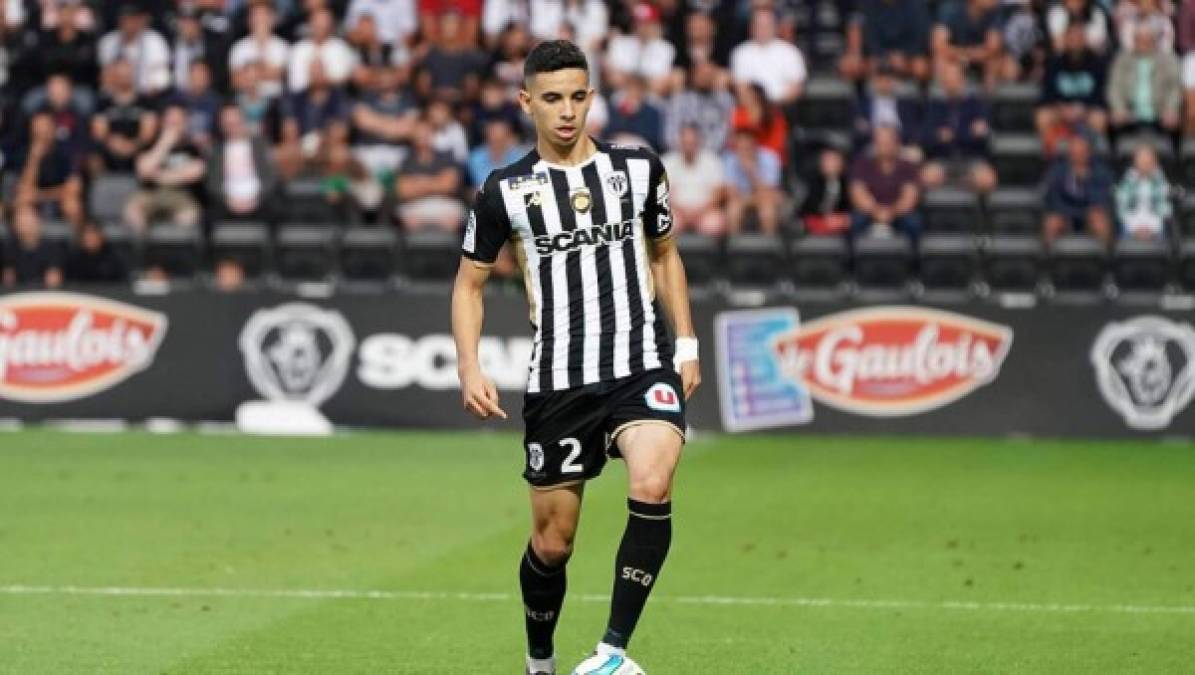 Diario Marca publica que Rayan Aït-Nouri es el elegido por el Atlético de Madrid para reforzar el lateral zurdo. Es internacional sub-21 francés y juega en el Angers, con contrato hasta 2021. También ha mostrado interés el Crystal Palace.