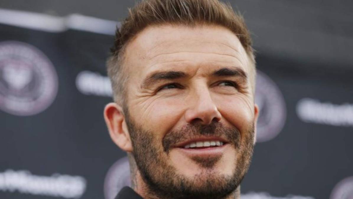 David Beckham: El mediocampista inglés se enfrentó a Víctor Bernárdez en la MLS cuando llegó al Galaxy y el zaguero hondureño lo coloca en su 11 ideal de los rivales que enfrentó. Jugó en clubes como Real Madrid, PSG, Milan, Manchester United .