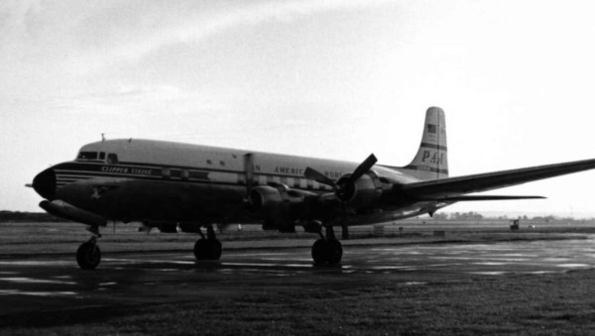 20 DE FEBRERO DE 1967<br/>Un avión Douglas DC-6 que había despegado de San Pedro Sula, se estrella al aterrizar en Toncontín con un saldo de cuatro muertos de entre los 55 pasajeros a bordo.