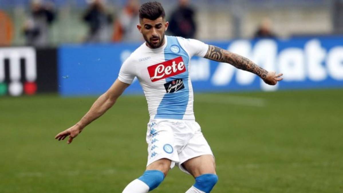 Informa Calciomercato que el Chelsea está en conversaciones con el Napoli para obtener la cesión del defensa albanés Elseid Hysaj.