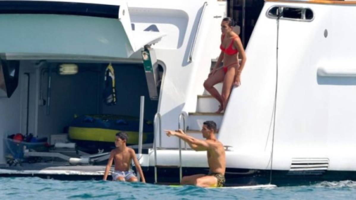 Cristiano Ronaldo disfrutó de unas minivacaciones con su pareja y su hijo CR Jr. Foto Grosby Group