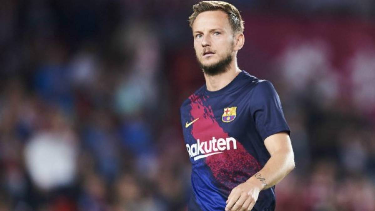 Rakitic: El mediocampista croata saldría del Barcelona ya que no entra en los planes de la directiva. Se menciona que Sevilla, Atlético, Juventus están interesados en ficharle.