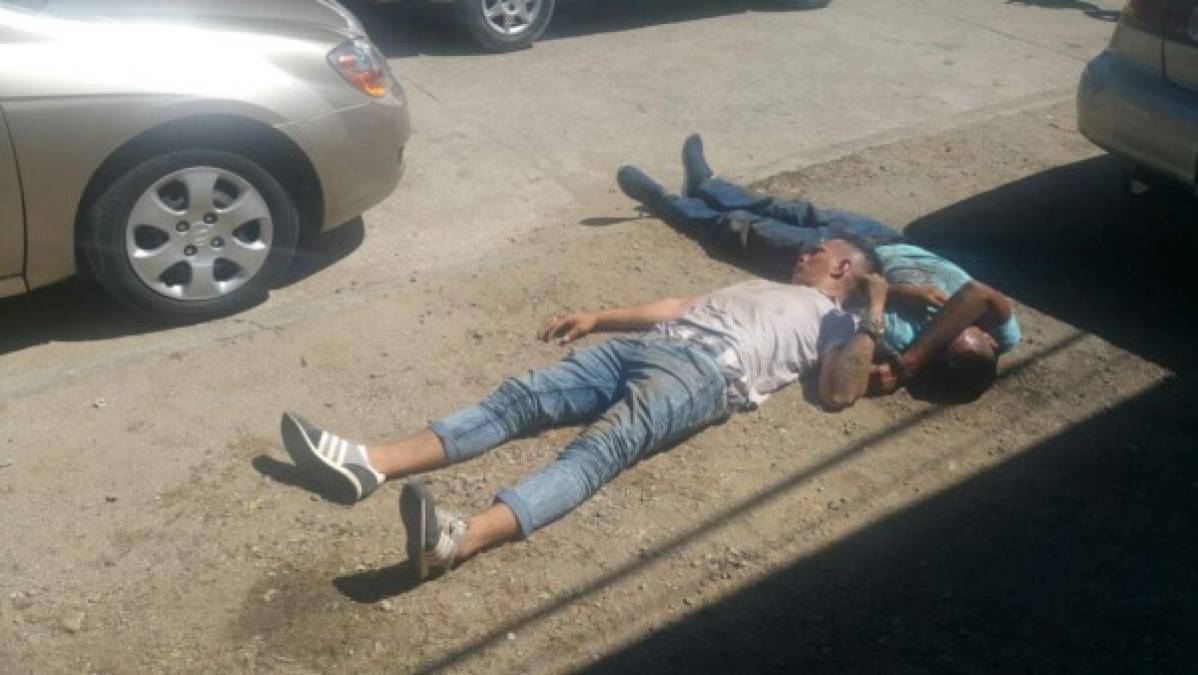 Dos sujetos fueron capturados este martes después de que supuestamente asaltaran en un bus de la ruta Impala en San Pedro Sula. Los detenidos fueron identificados como Luis Alfredo Narvaes, de 28 años y Alexánder López Sabillón, de 18 años.