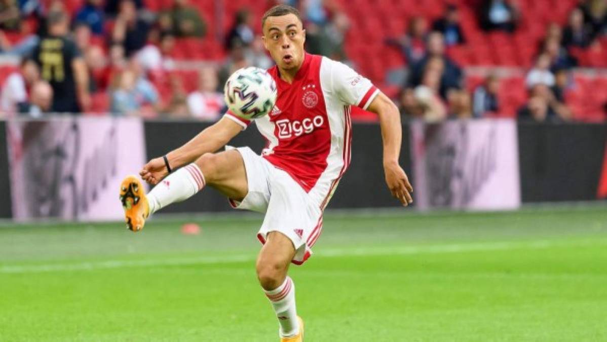 Sergiño Dest brilla en el Ajax y los medios españoles señalan que el Barcelona lo comprará por 25 millones de euros. Nació en Almere, Países Bajos, pero defiende a Estados Unidos a sus 19 años.