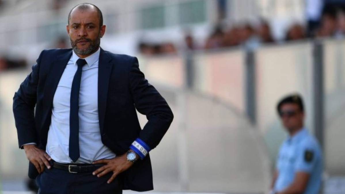 En información que brinda The Sun, el Wolverhampton presentará a su entrenador Nuno Espírito Santo una oferta de contrato de tres años de duración con un salario de cuatro millones de euros por temporada.