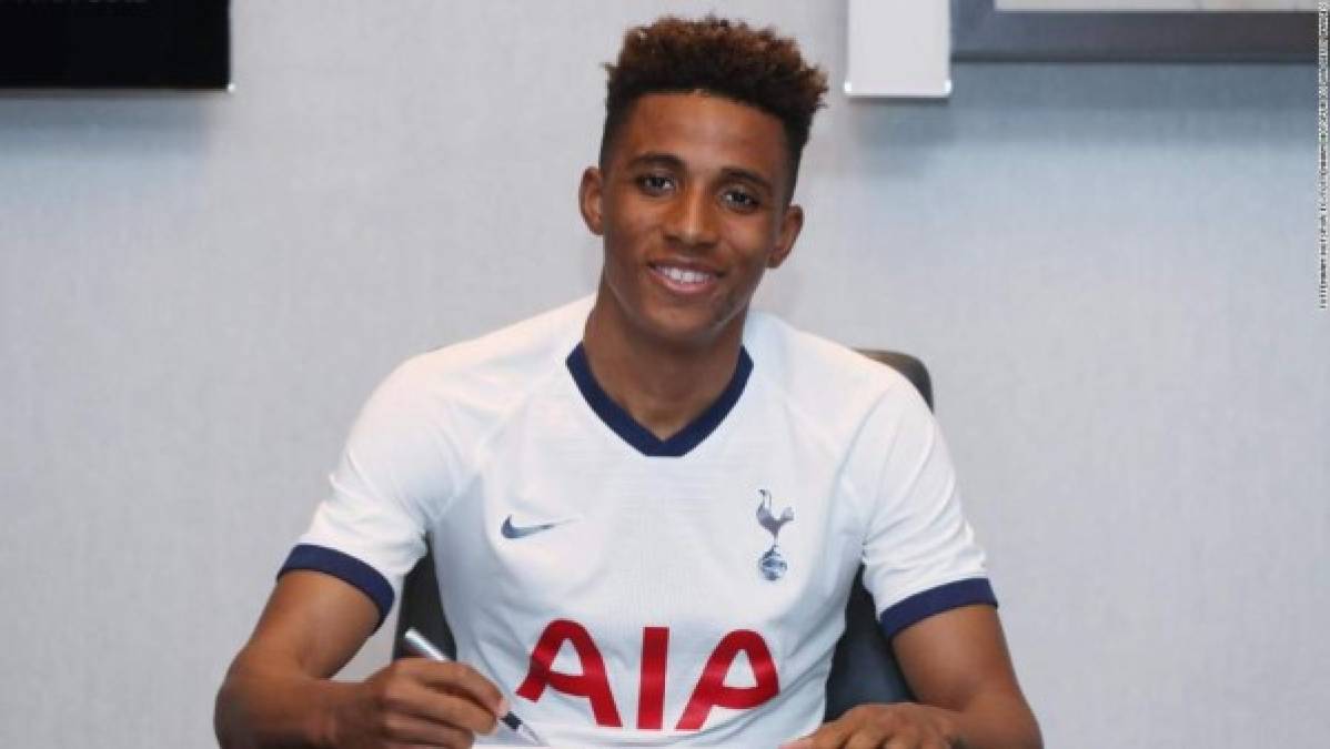 El centrocampista portugués de Benfica, Gedson Fernandes, fue cedido por 18 meses con opción de compra al Tottenham. Es de los jugadores que ha pedido Mourinho.