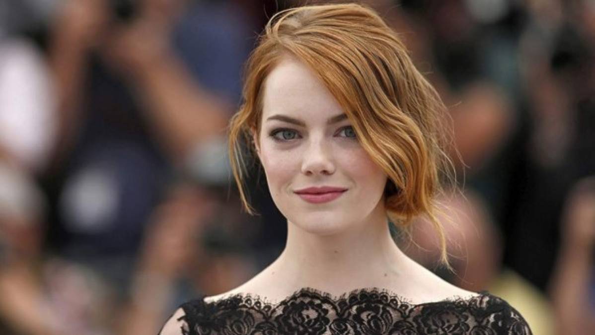 Emma Stone.<br/>En 2017, la artista compartió en The Late Show with Stephen Colbert que desde niña era muy ansiosa y tenía muchos ataques de pánico. Stone también compartió una fotografía de un monstruo verde, que dibujó cuando tenía nueve años para representar su ansiedad.