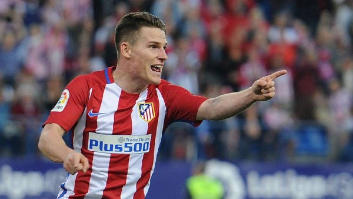 El delantero del Atlético de Madrid, Kevin Gameiro, ha anunciado a través de twitter su deseo de continuar la próxima temporada vistiendo la camiseta rojiblanca. El delantero quiere zanjar así los rumores que circulan en torno a su futuro y le sitúan fuera del club.