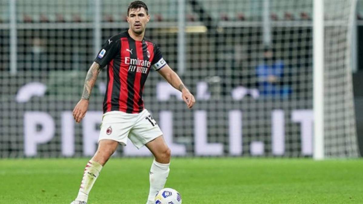 Vinculan a Alessio Romagnoli, capitán del Milan, con el Barcelona, en caso de salidad de Lenglet, Umtiti o Piqué. El central italiano sería pretendido no tanto por Koeman, pero sí por la dirigencia de Laporta.