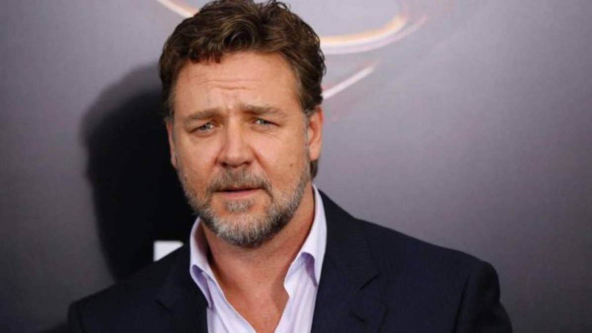 Russell Crowe ha tenido problemas con la ley por su mal carácter, años atrás arrojó un teléfono contra una empleada de un hotel.