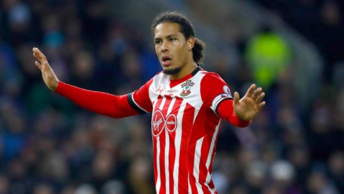 Sorpresivas declaraciones de una fuente del Southampton que recoge el diario Express. Según el diario ingles, los 'Saints' prefieren dejar a Virgil van Dijk toda la temporada en la grada a venderlo al Liverpool.