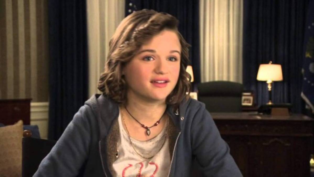 En el año 2013 apareció en la cinta 'White House Down' como Emily Cale hija de Channing Tatum.