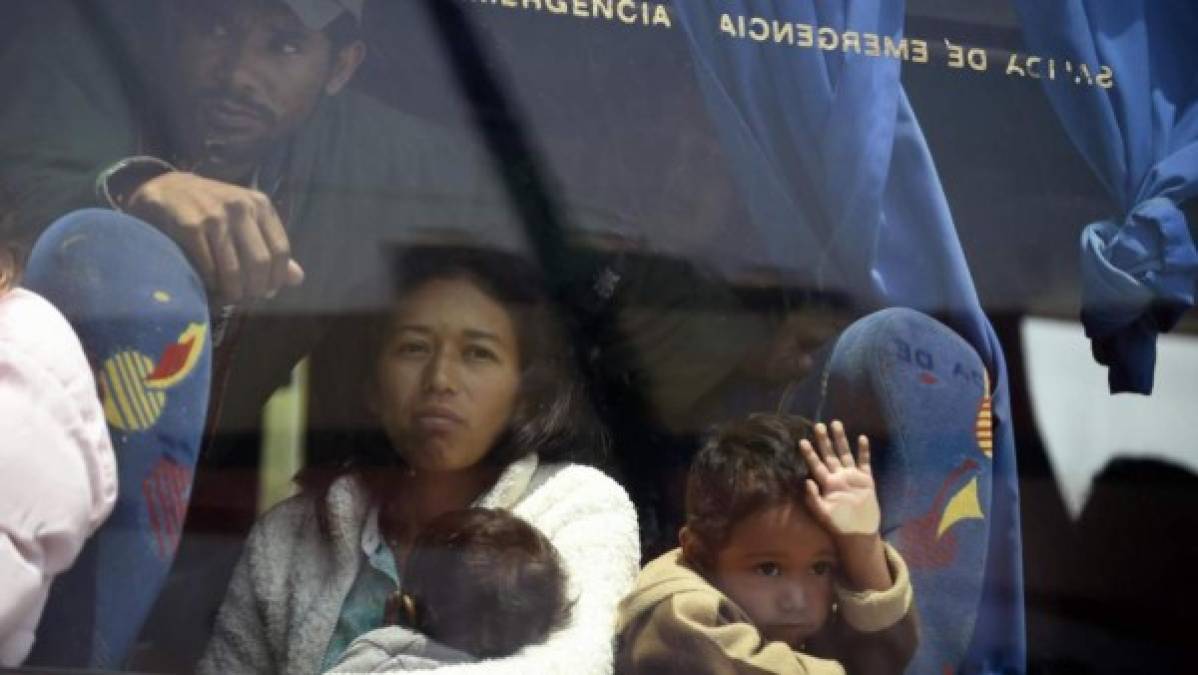 La caravana llegó a estar compuesta por 1.500 personas y, coincidiendo con su avance, Trump ordenó el despliegue en la frontera con México de la Guardia Nacional, un cuerpo de reserva de las Fuerzas Armadas que actualmente tiene unos 900 miembros en la zona limítrofe, según datos de la Patrulla Fronteriza de EE.UU.