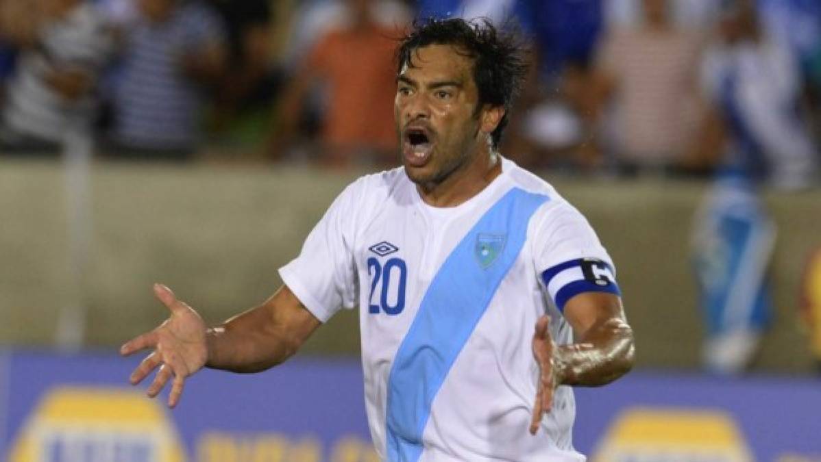 'Pescadito' Ruiz cuenta con 39 años de edad. Jugó en clubes como el Municipal, PAS Giannina de Grecia, Galaxy, FC Dallas, Dc United de Estados Unidos; Olimpia de Paraguay, Puebla y Veracruz de México. Además de varios partidos con la selección de Guatemala.