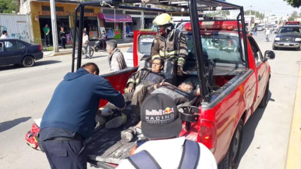 El estruendo retumbó en los campos agrícolas que rodean la zona, en donde las vacas pastaban normalmente mientras los habitantes miraban de lejos el humo que salía tras la explosión.