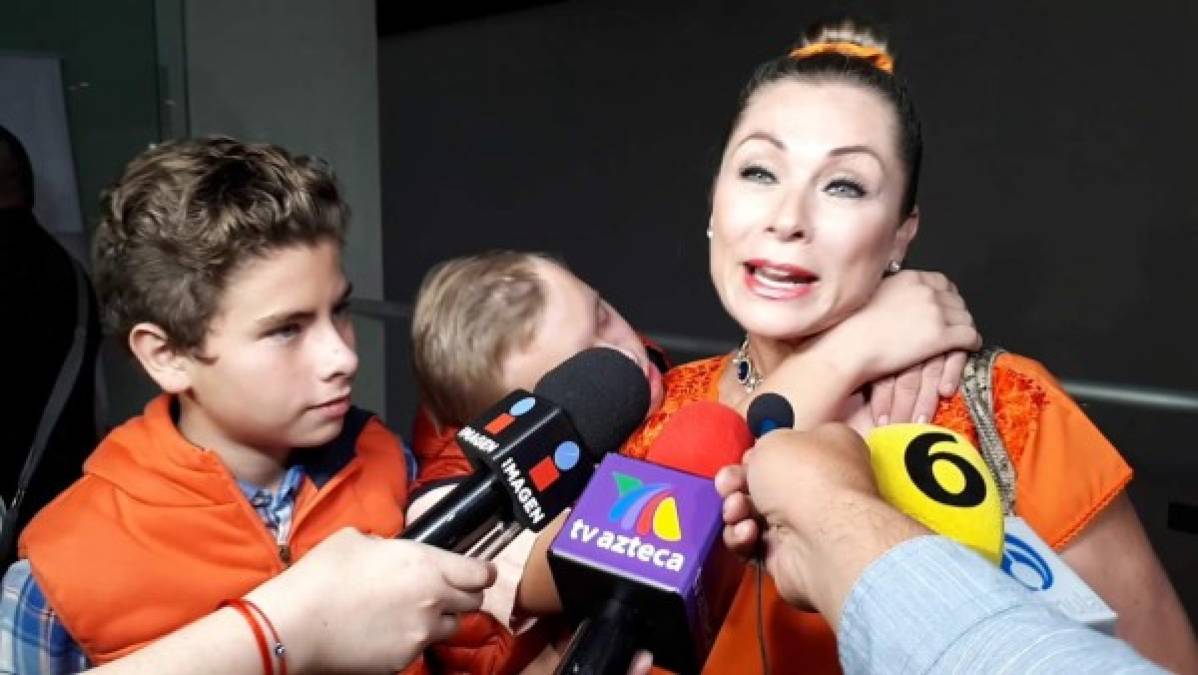 Pero una vez que se confirmó la relación entre ellos Leticia se mostró tranquila; sin embargo, reveló que Collado era un padre ausente para sus hijos Carlo y Luciano.