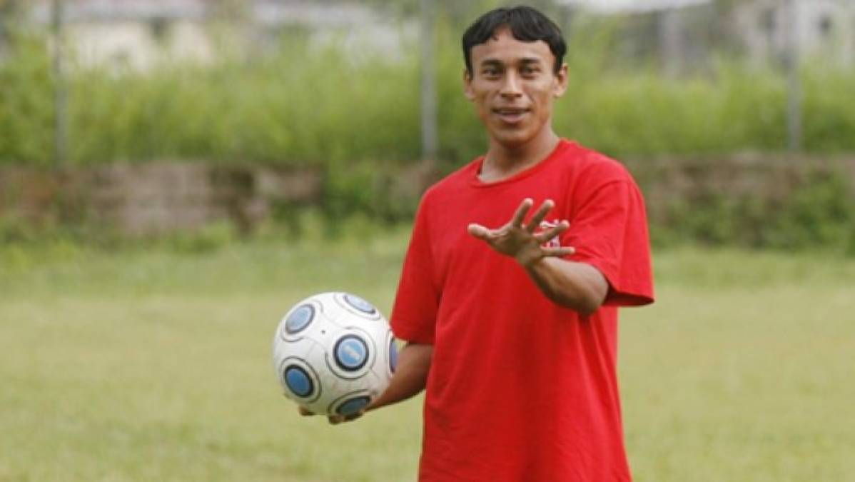 El experimentado futbolista hondureño Javier Portillo ha señalado que no piensa en el retiro. Actualmente juega en el Vida, antes en Olimpia, Motagua, Real España etc.