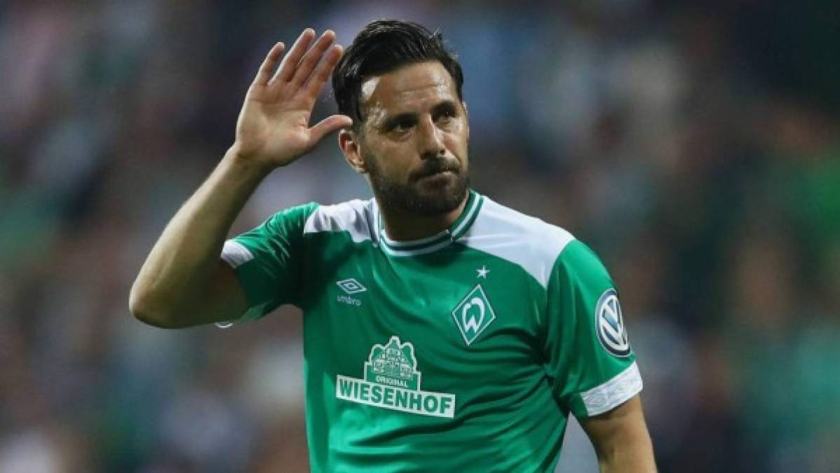 Claudio Pizarro: El delantero peruano tiene 41 años de edad y su actual club es el Werder Bremen de Alemania.<br/>