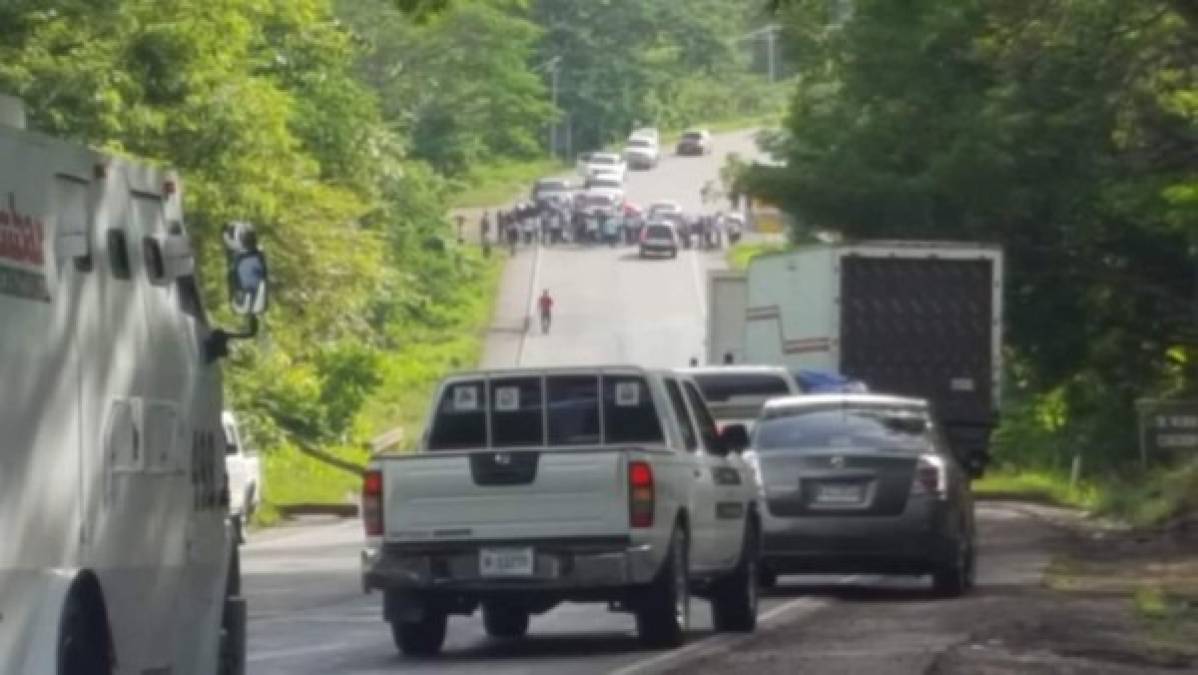 Se reporta tomada la carretera en la CA-6 a la altura de Ojo de Agua en El Paraíso, zona oriental de Honduras.<br/>