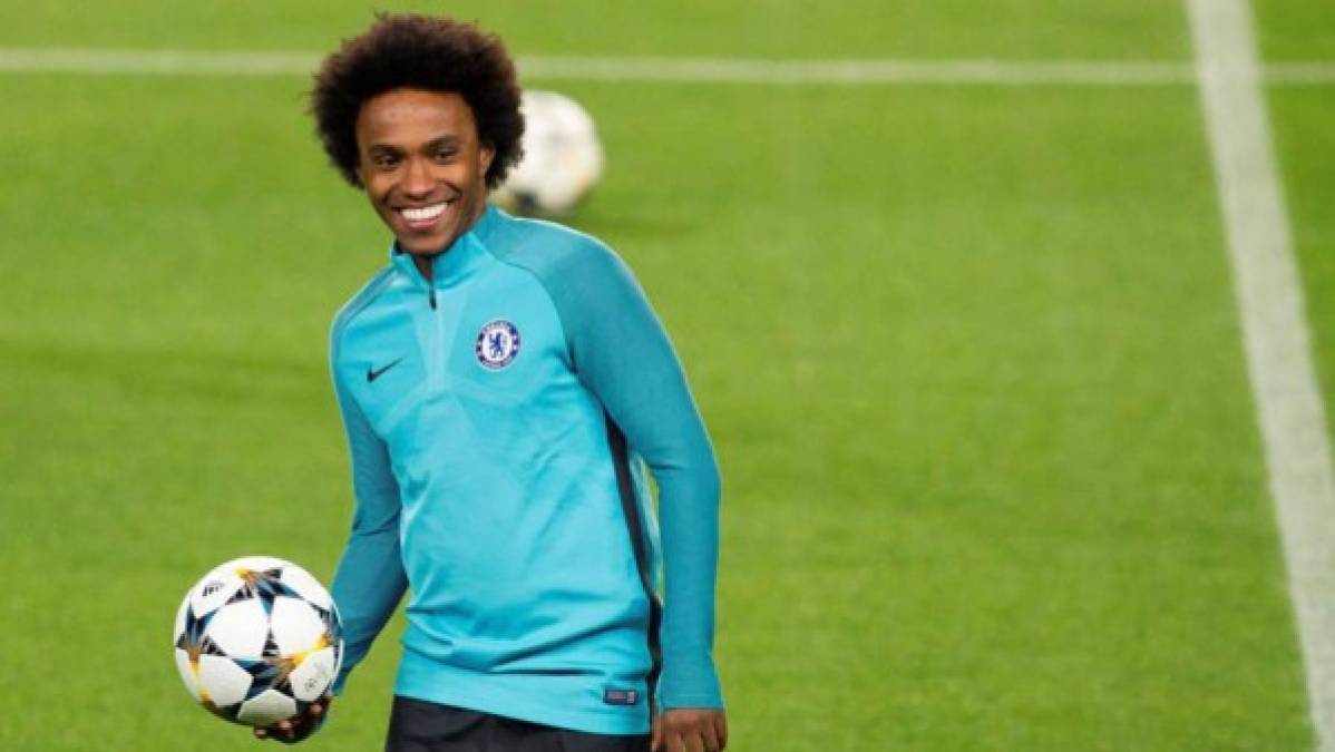 Willian: Según medios ingleses, el brasileño firmará por dos años más con el Chelsea. El Barcelona, el Manchester United y el Inter Miami de David Beckham habian mostrado interés en hacerse con el futbolista. También el Arsenal, que había tentado al jugador en las últimas semanas.